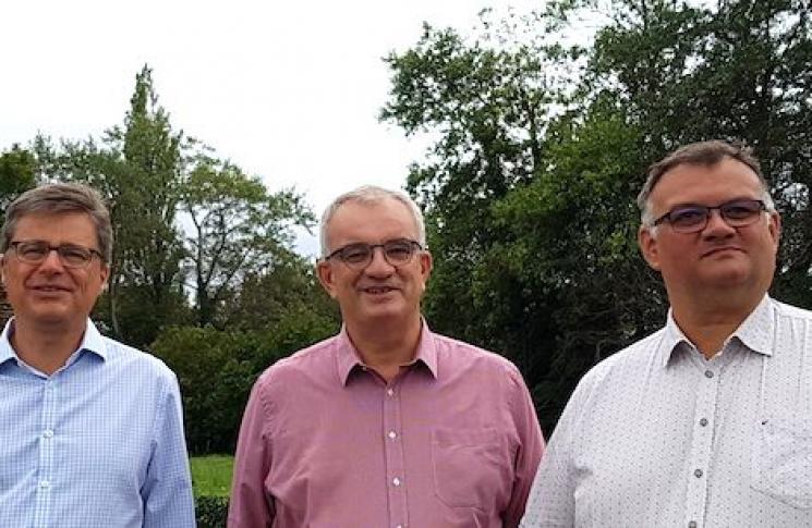 Gilles Demarquet, président national de l'Apel et Vincent Goutines, vice-président national de l'Apel, ont accueilli Philippe Delorme (au centre) lors du séminaire de rentrée de l'Apel nationale.